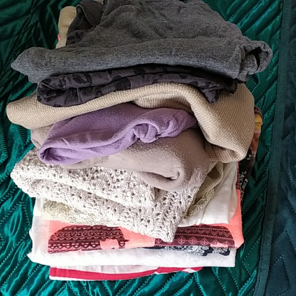 SOLD Lot of 20shirts
